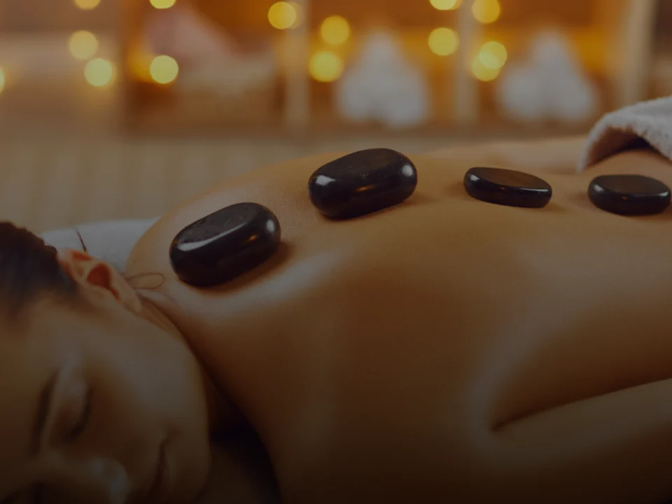 Pendik Elegance Plus Spa'da sıcak yağ masajı deneyimi